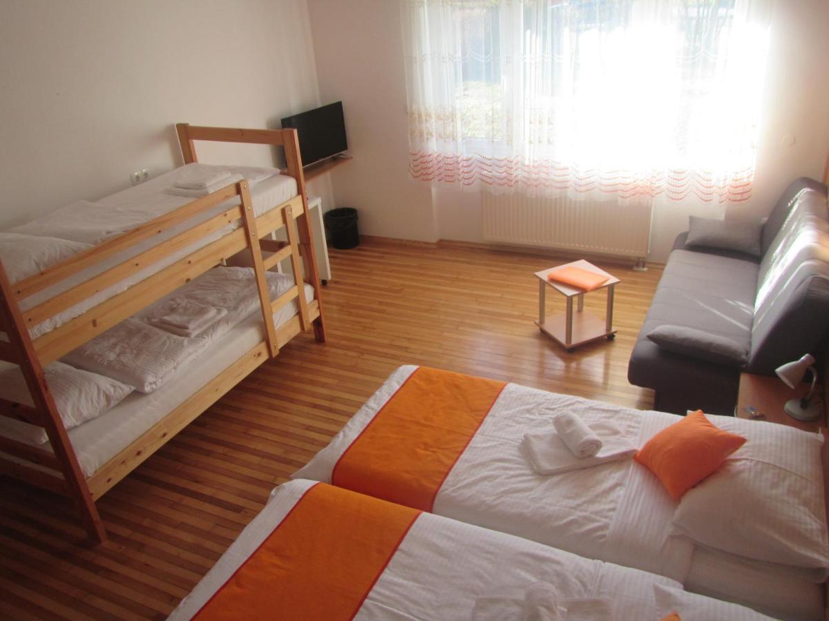 Pod Orehi Bed & Breakfast Postojna Exterior photo